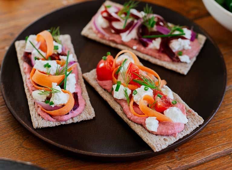 Recette bio de tartines de houmous à la betterave