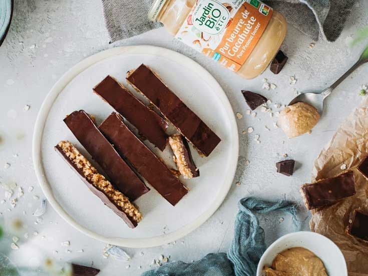 Recette bio de barre de céréales au beurre de cacahuète et chocolat