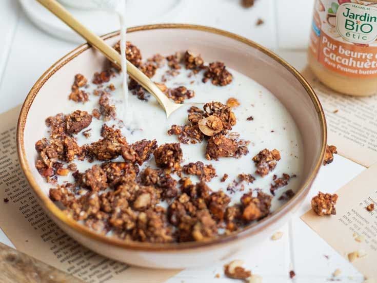 Recette bio de granola au beurre de cacahuète