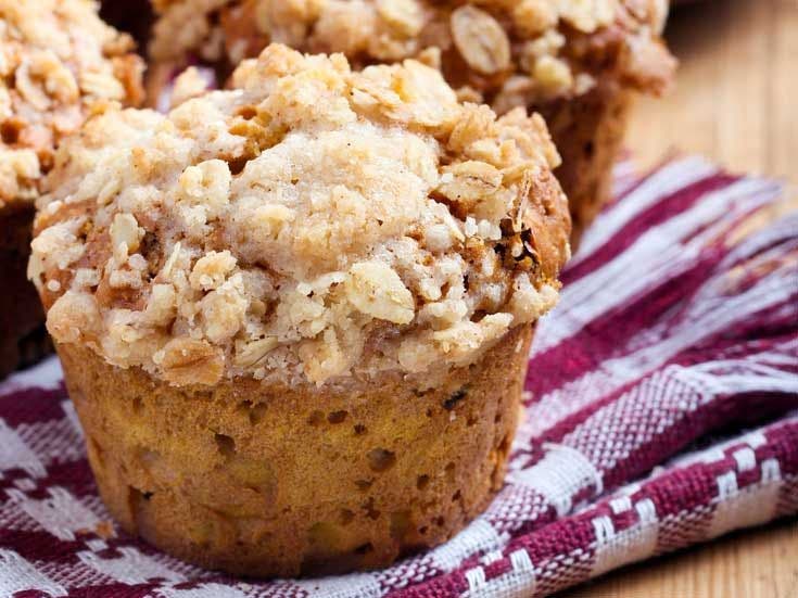 Recette bio de mini muffins pommes et crumble caramel beurre salé