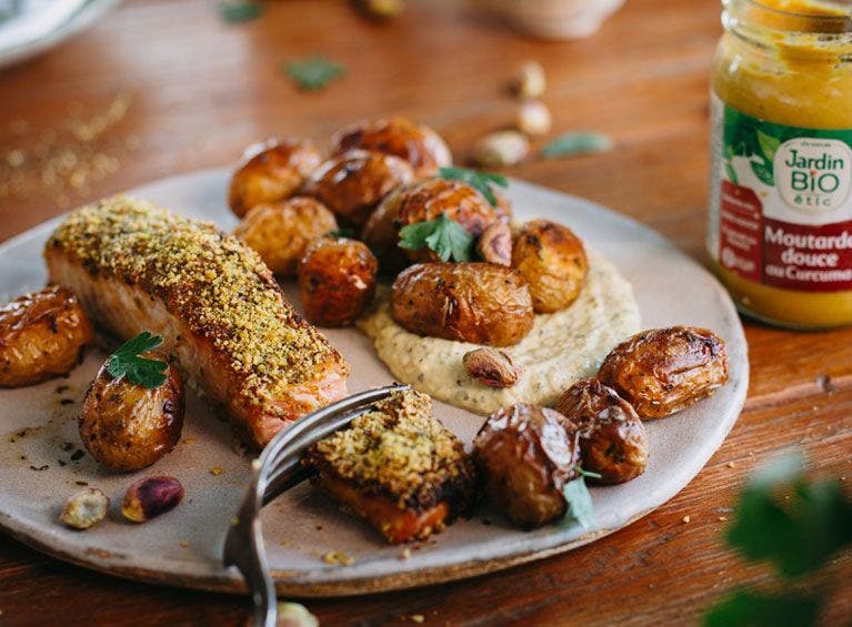 Recette bio de saumon en croûte de pistache