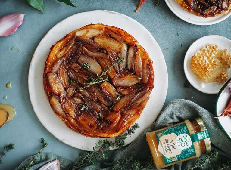 Recette bio de tarte tatin aux échalotes et au miel