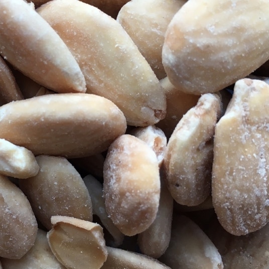 eau thermale jonzac Amandes entières émondées grillées salées bio