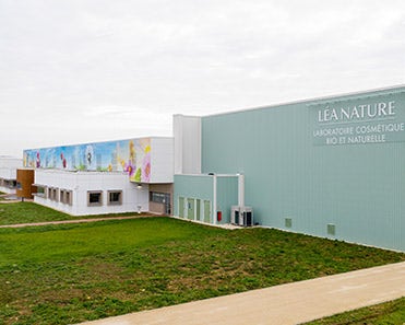 Façade du Laboratoire Léa Nature