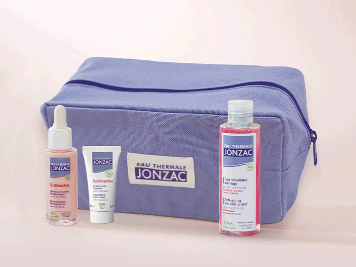 En ce moment, pour l'achat d'un s&eacute;rum : une trousse et votre routine anti-&acirc;ge offerte !